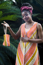 Load image into Gallery viewer, Coral Smock Pouch