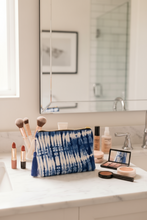 Load image into Gallery viewer, Indigo Grid Tie&Dye pouch - Size L