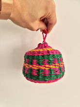 Carregar imagem no visualizador da galeria, Green African Handwoven Decorative Hanging Balls

