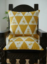 Load image into Gallery viewer, Yellow Tutsi cushion cover
