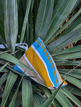 Carregar imagem no visualizador da galeria, Turquoise Blue Smock Pouch
