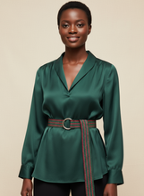 Load image into Gallery viewer, woven belt around african woman&#39;s waist
